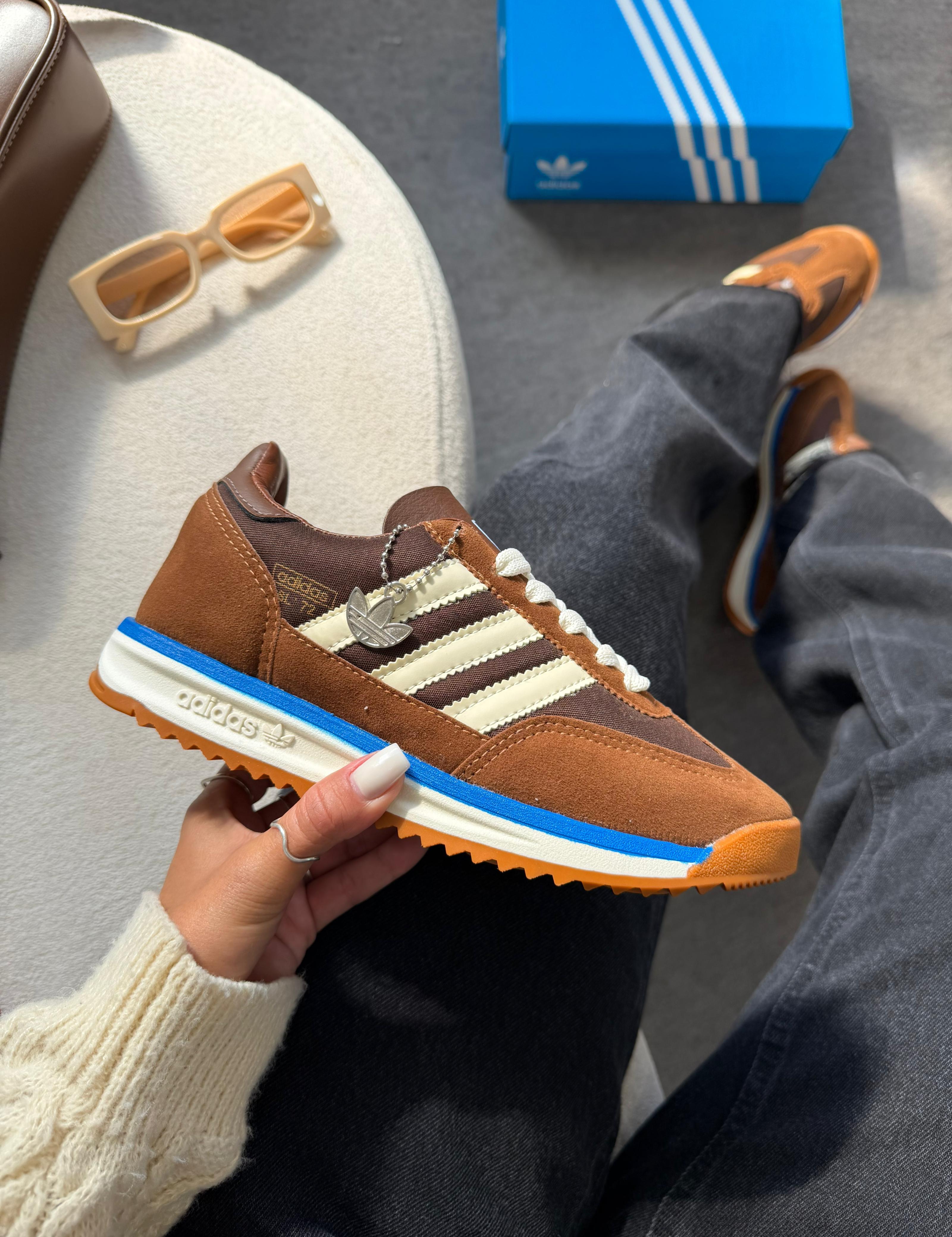 ADIDAS SL - MARROM