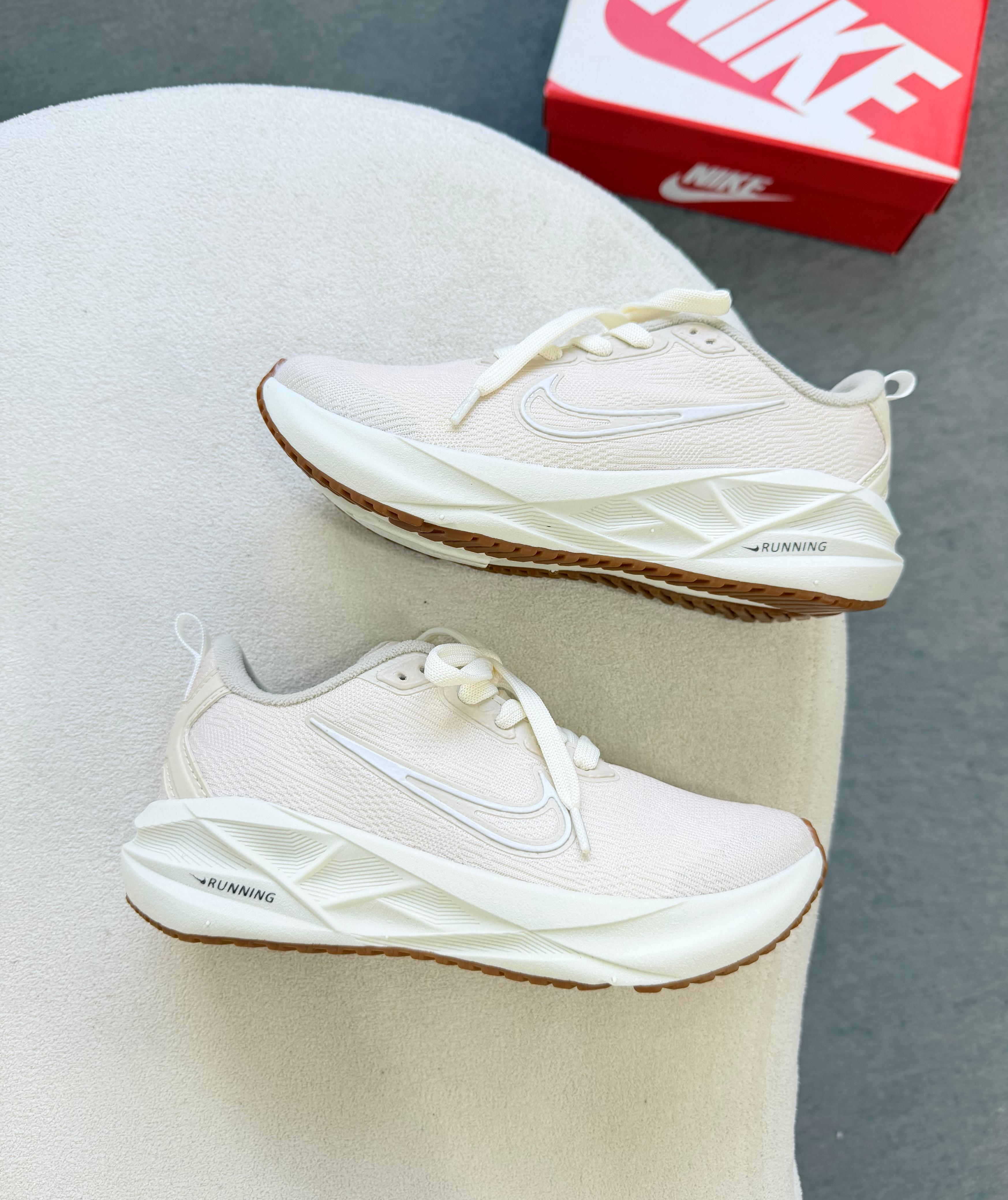 NIKE RUNNING BCO