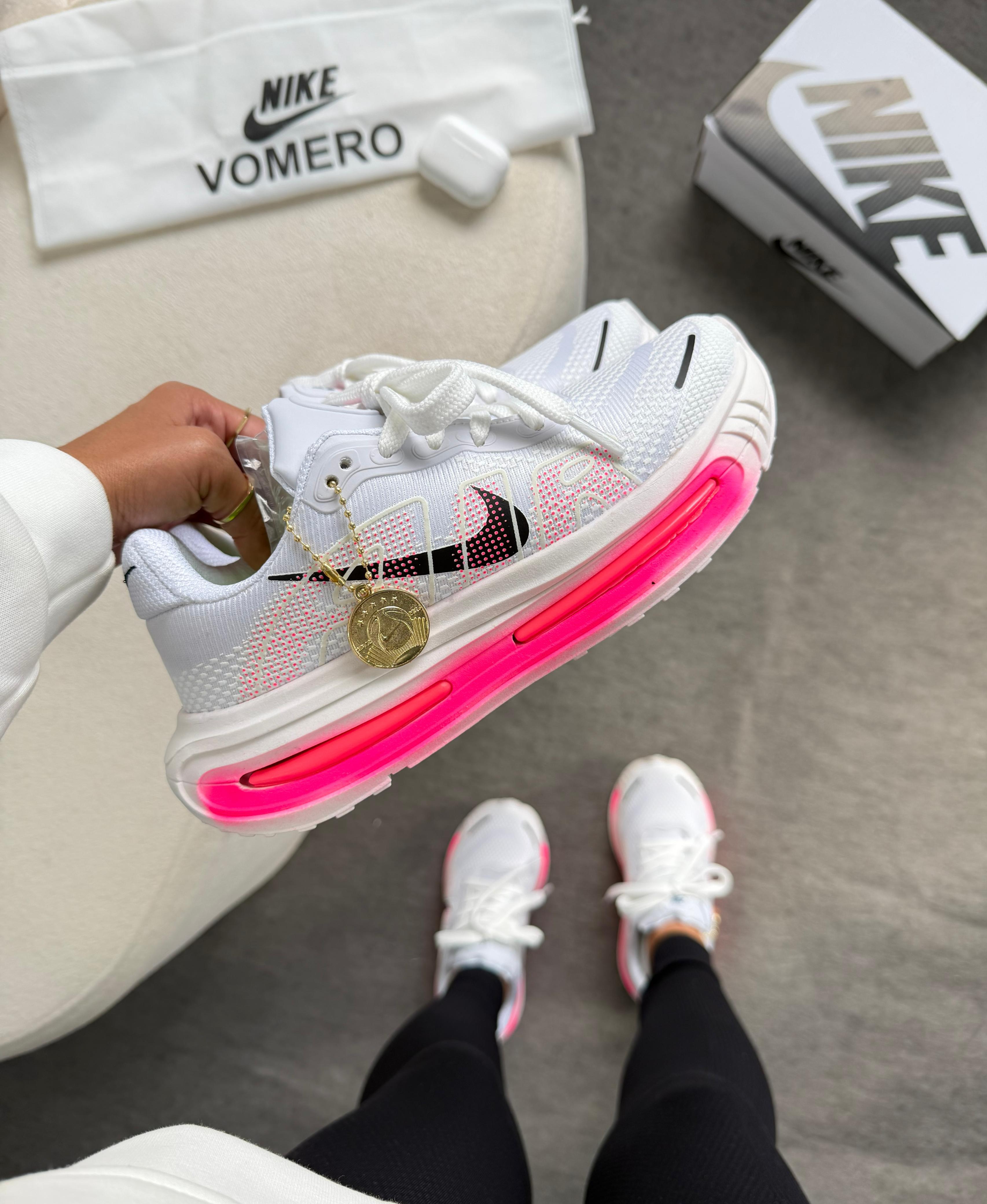 NIKE RUN VOMERO - SPORT