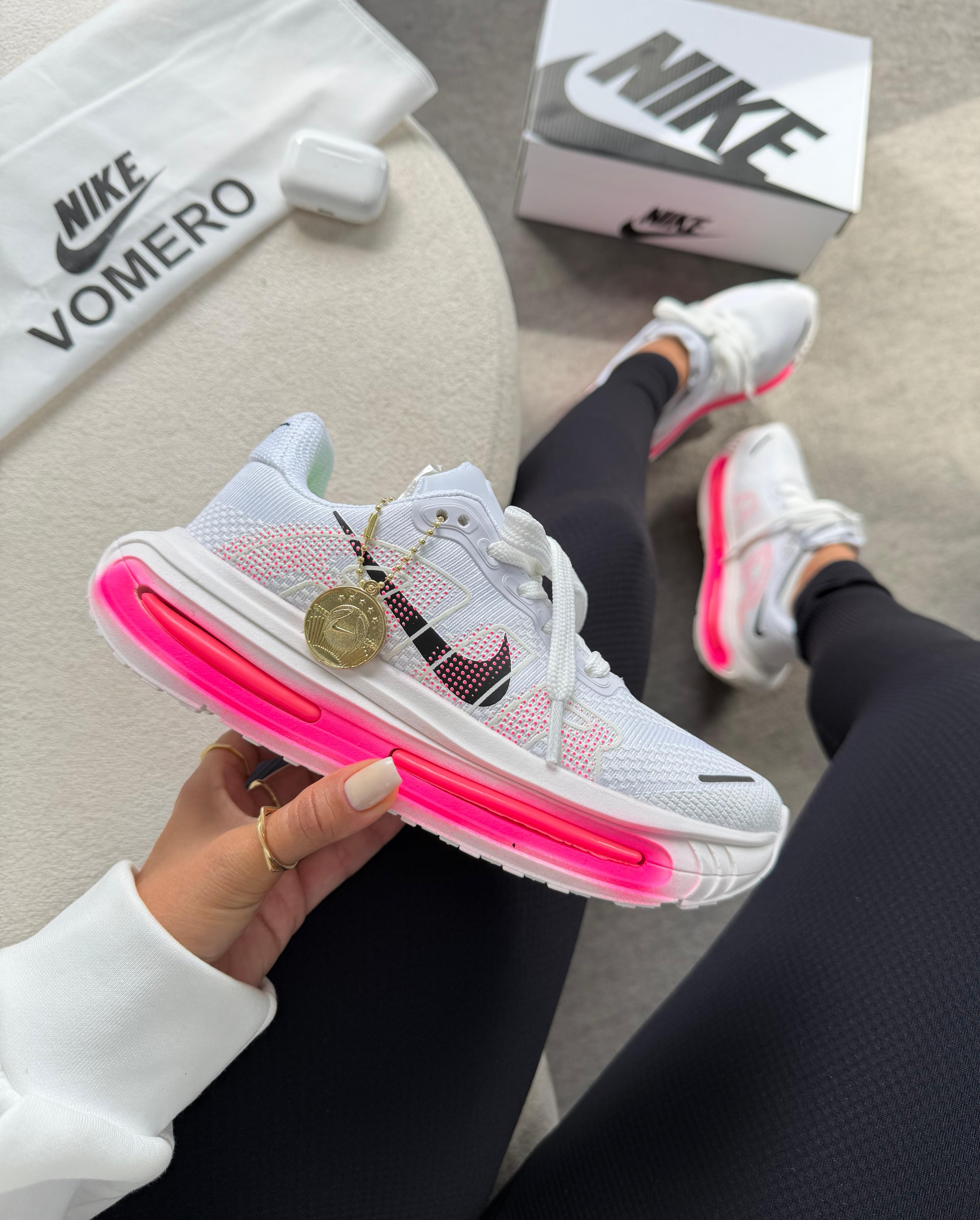 NIKE RUN VOMERO - SPORT