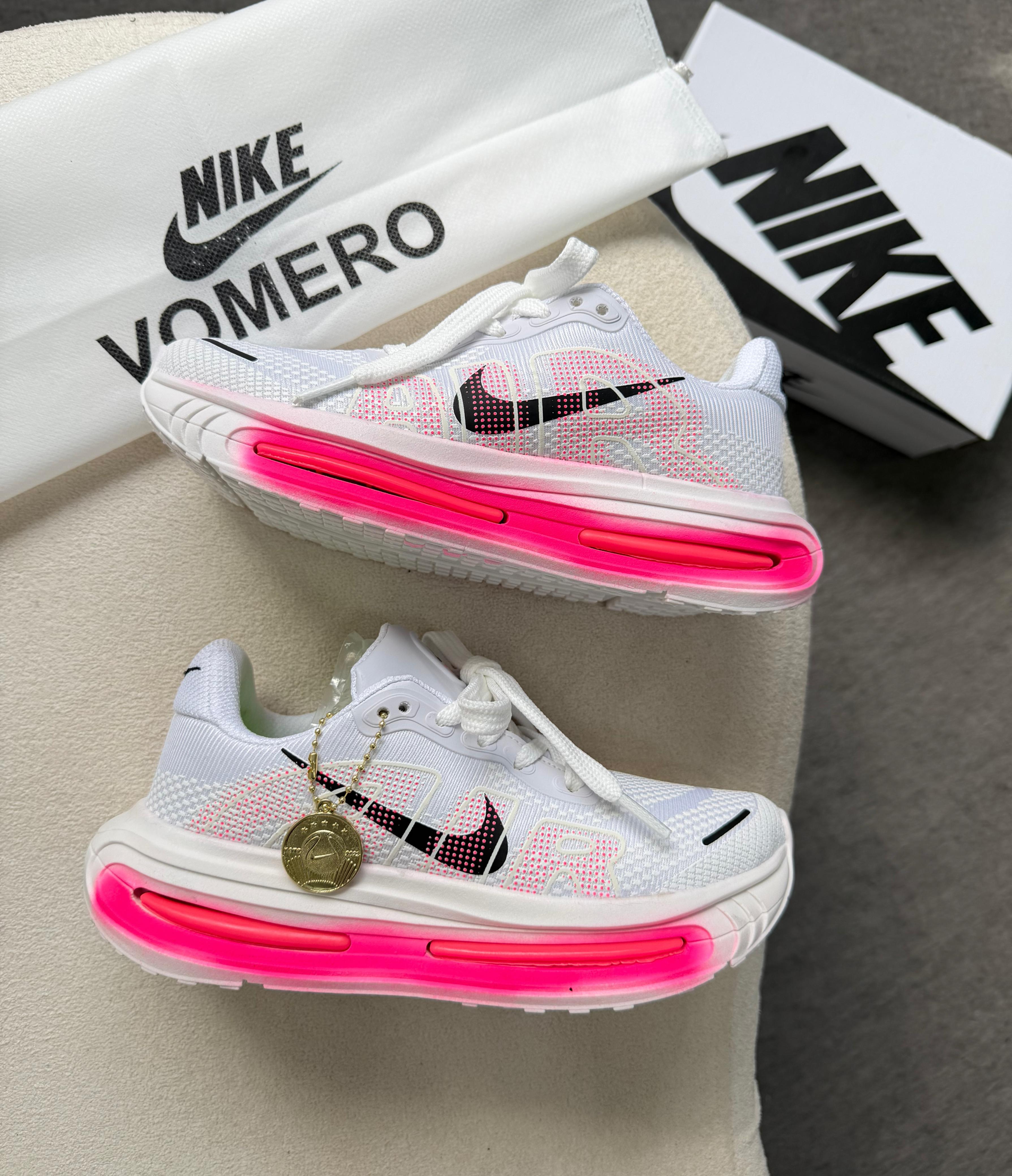 NIKE RUN VOMERO - SPORT